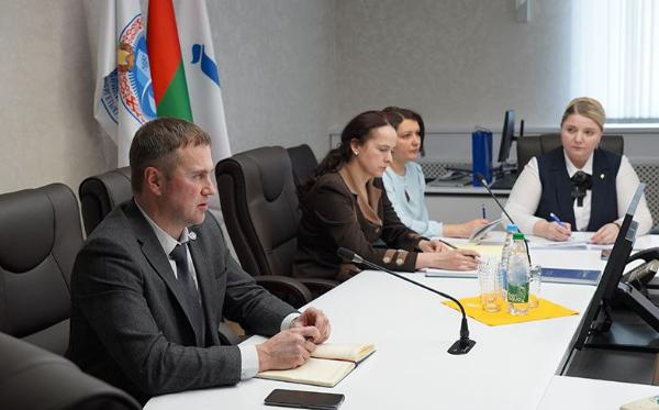 Заместитель Министра энергетики Сергей Реентович принял участие в совещание главных бухгалтеров ГПО «Белэнерго» Заместитель Министра энергетики Сергей Реентович принял участие в совещание главных бухгалтеров ГПО «Белэнерго»