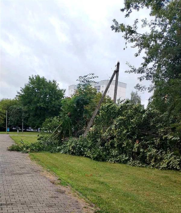 За прошедшие сутки электроснабжение нарушалось в 566 населенных пунктах страны